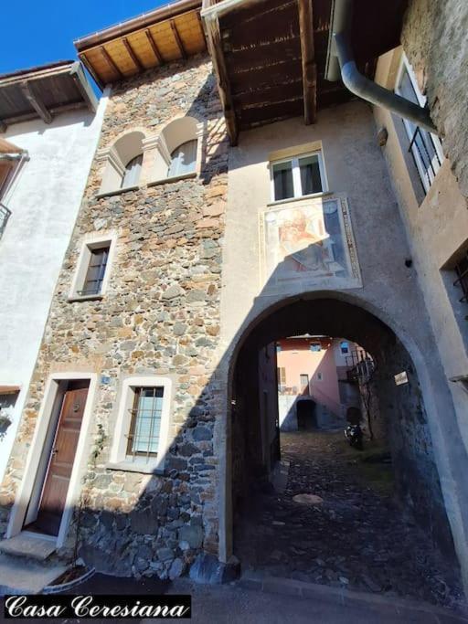 Villa Antica Torre Del Castello Casa Ceresiana Carabietta Esterno foto
