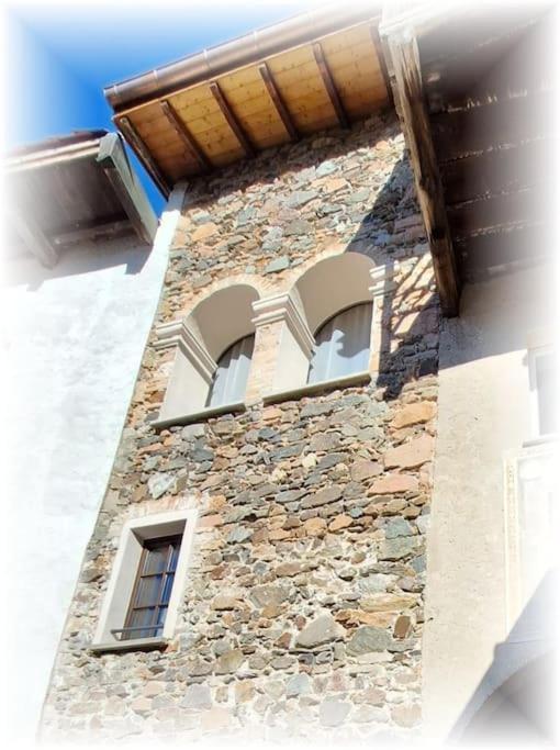 Villa Antica Torre Del Castello Casa Ceresiana Carabietta Esterno foto